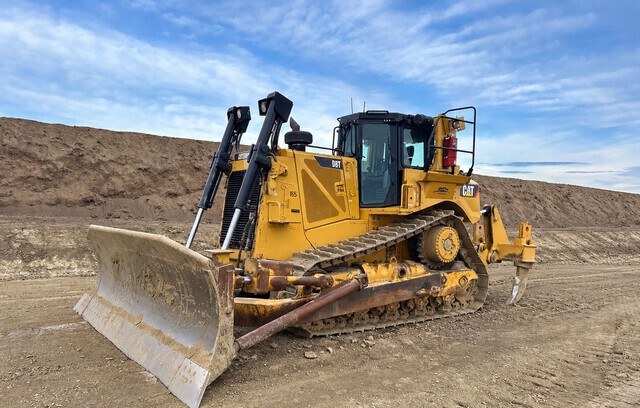 Bulldozer Caterpillar D8T 2012 — Alberta, Canadá