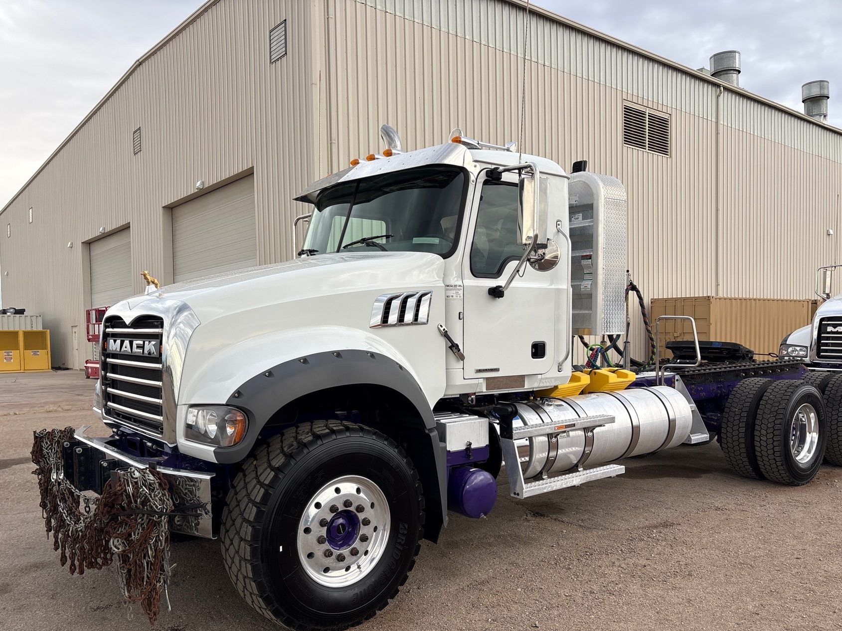 Tractocamión Mack Granite GR64FT 6x4 2023 — Colorado, EE.UU.