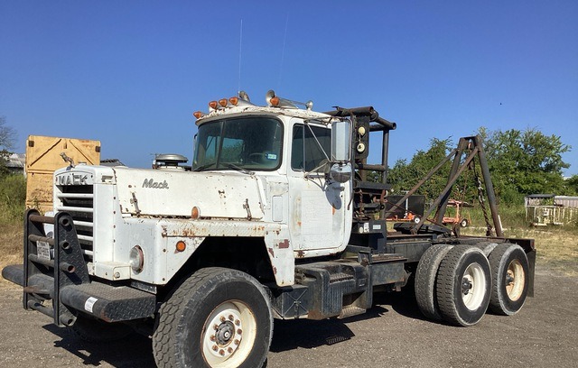 Camión gin pole Mack 6x4 1977 — Texas, EE.UU.