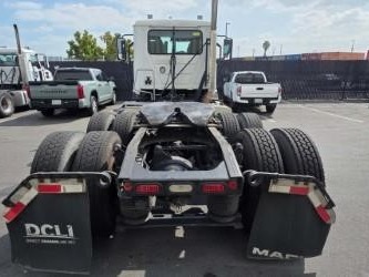 Tractocamión Mack Anthem 64T 2022 — Camiones de Cama y Chasis