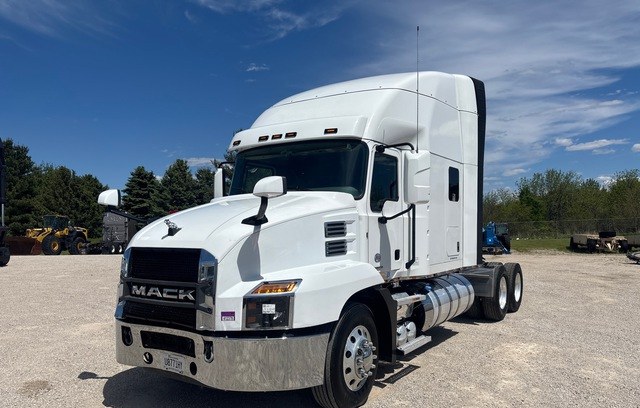 Tractocamión Mack Anthem 6x4 con dormitorio 2022 — Illinois, EE.UU.