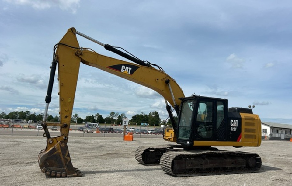2016 Cat 320F L
