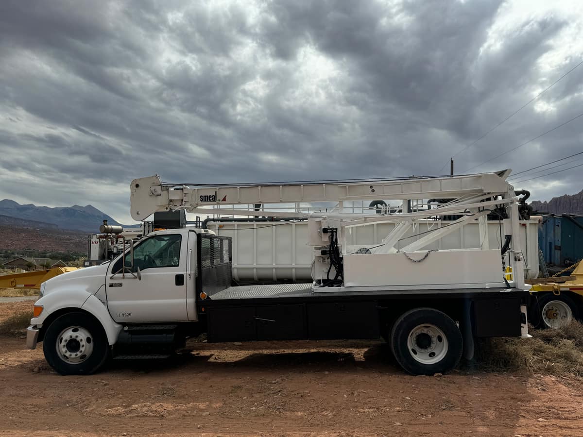 10T Smeal Pump Hoist (Ford F-650)
