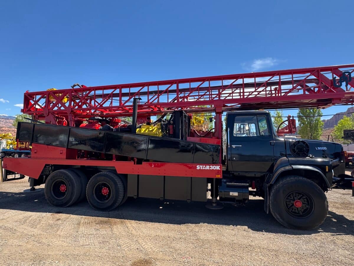 1989 GEFCO Speedstar 30K Drill Rig