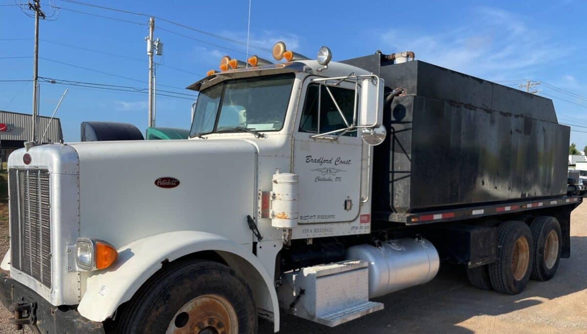1992 Peterbilt 357 6x4 Drill Tender Truck
