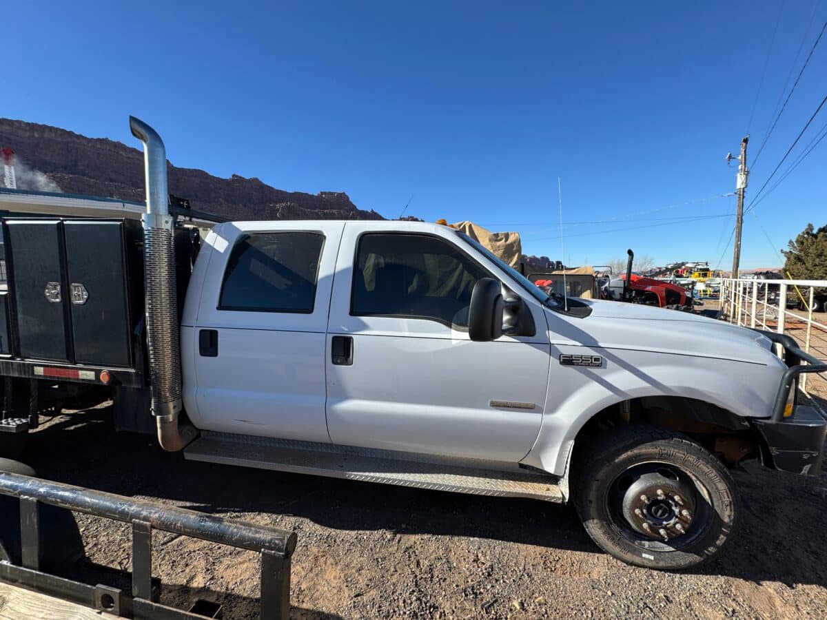 2004 Ford F- 550 Dually Truck