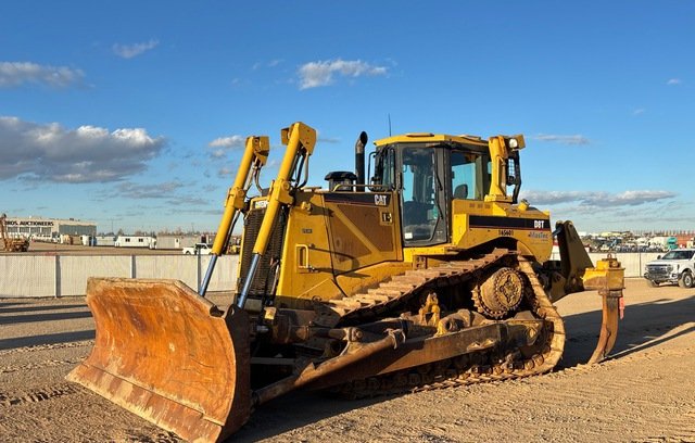 Bulldozer Caterpillar D8T 2005 — Alberta, Canadá