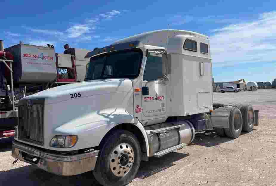 2007 International 9400i T/A Sleeper Truck Tractor