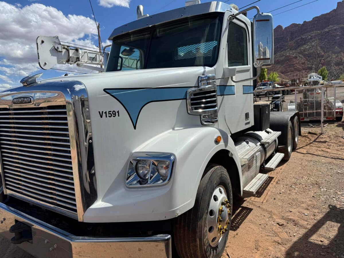 2011 Freightliner Coronado 122 Winch Truck
