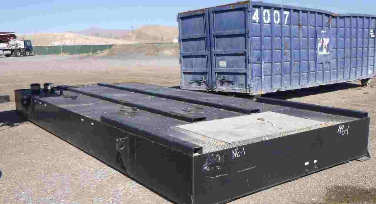 2012 GIRTZ INDUSTRIES 2000 Gallon Skid Mounted Flatbed Tank
