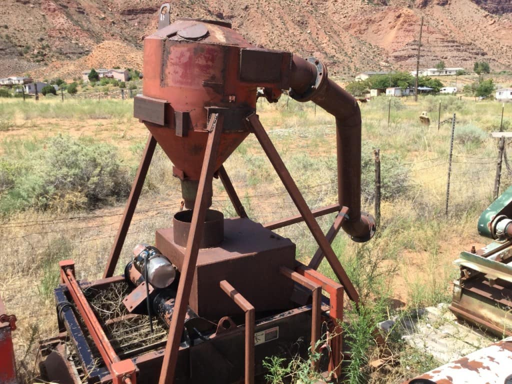 Ditch Witch Shaker with Cyclone