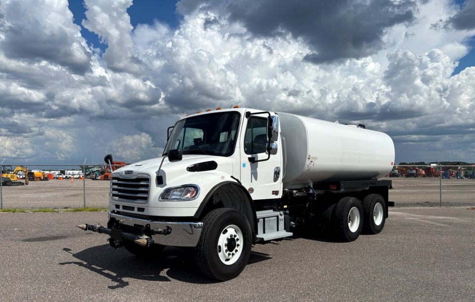 2026 Freightliner M2 106 · 15.142 L